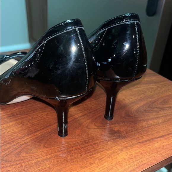 Kate Spade Patented Leather Black 3 Inch Heel with Bow and Cut Out Detailing - Picture 8 of 9